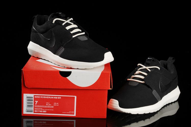 NIKE ROSHERUN NM 3M fur blanc noir nouvelles chaussures (2)